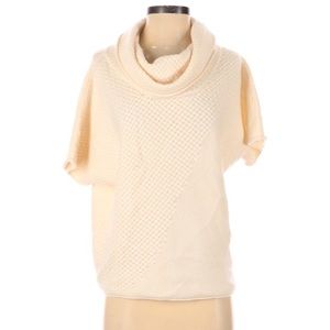 TSE Cream cashmere sweater size Medium NWOT
